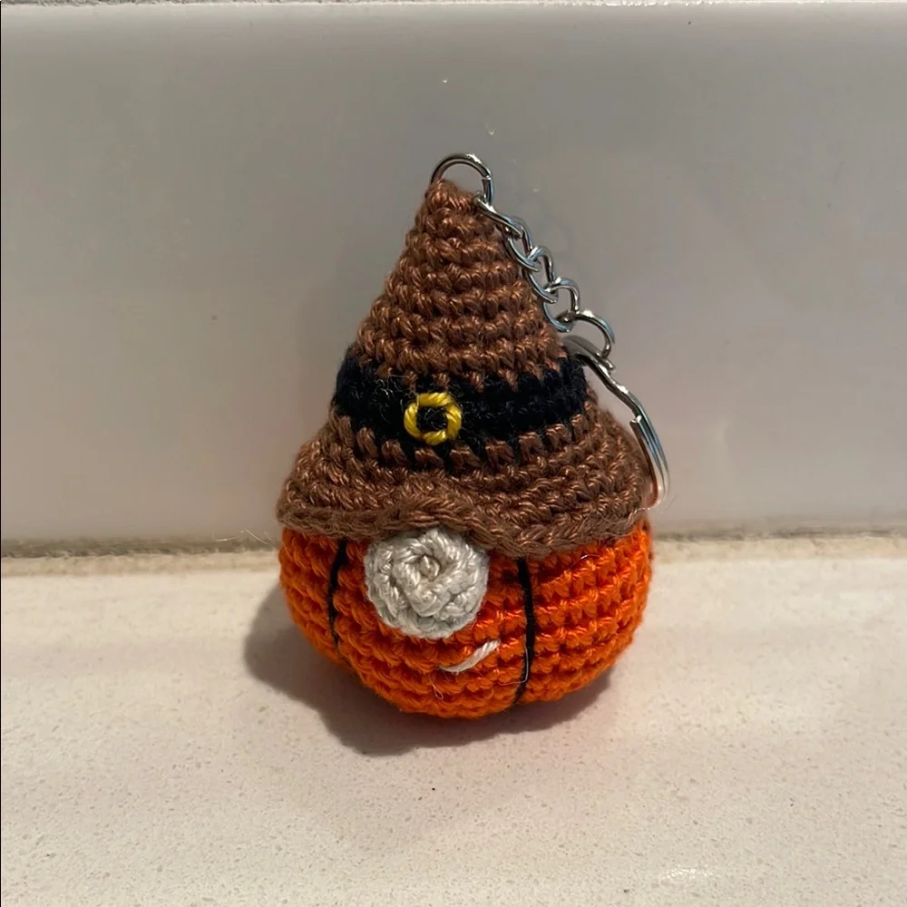 Handcrafted Pumpkin Gnome Keychain Accessory - Fall Halloween Thanksgiving - Picture 14 of 16